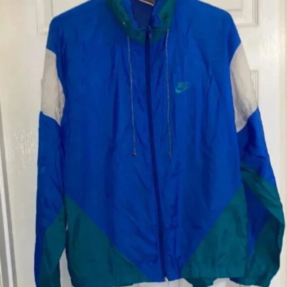 Rare vintage Nike 80s 90s windbreaker jacket with hood size large
